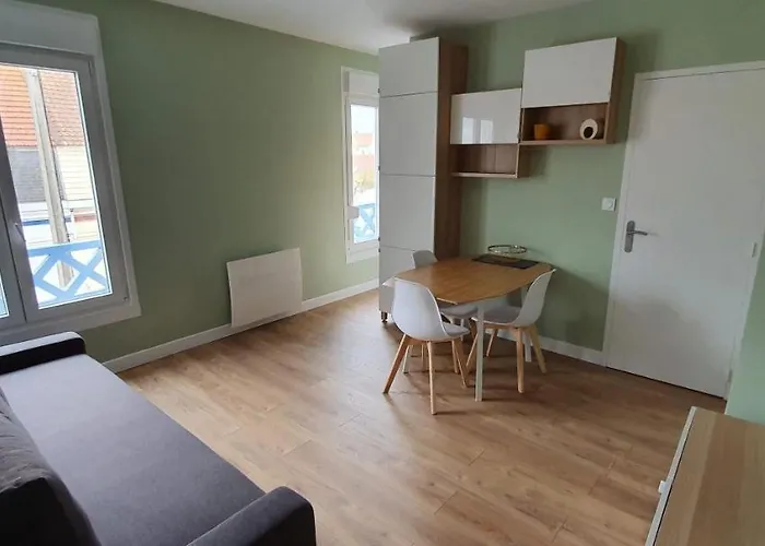 Les Carcahutes L'appart 오드레셀르